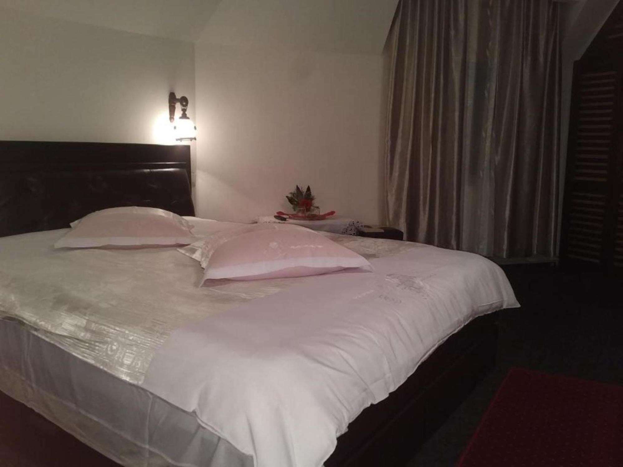 Pensiunea Millenium Sibiu With Parking - Motorcycle Friendly Travel Routes Ngoại thất bức ảnh
