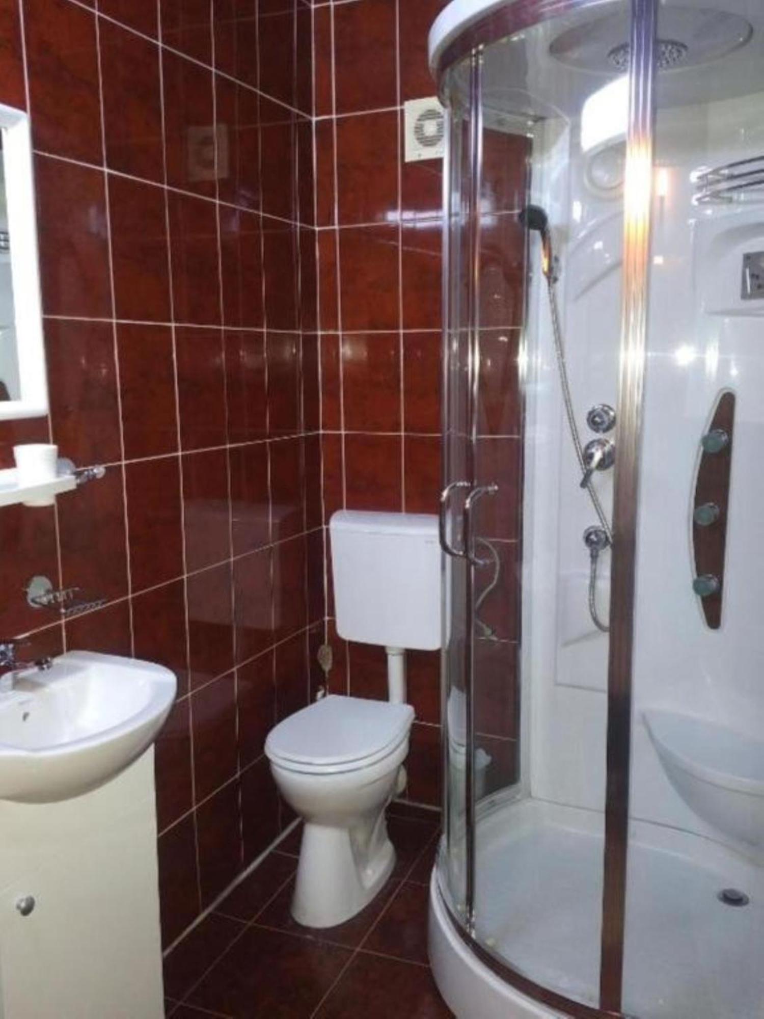 Pensiunea Millenium Sibiu With Parking - Motorcycle Friendly Travel Routes Ngoại thất bức ảnh