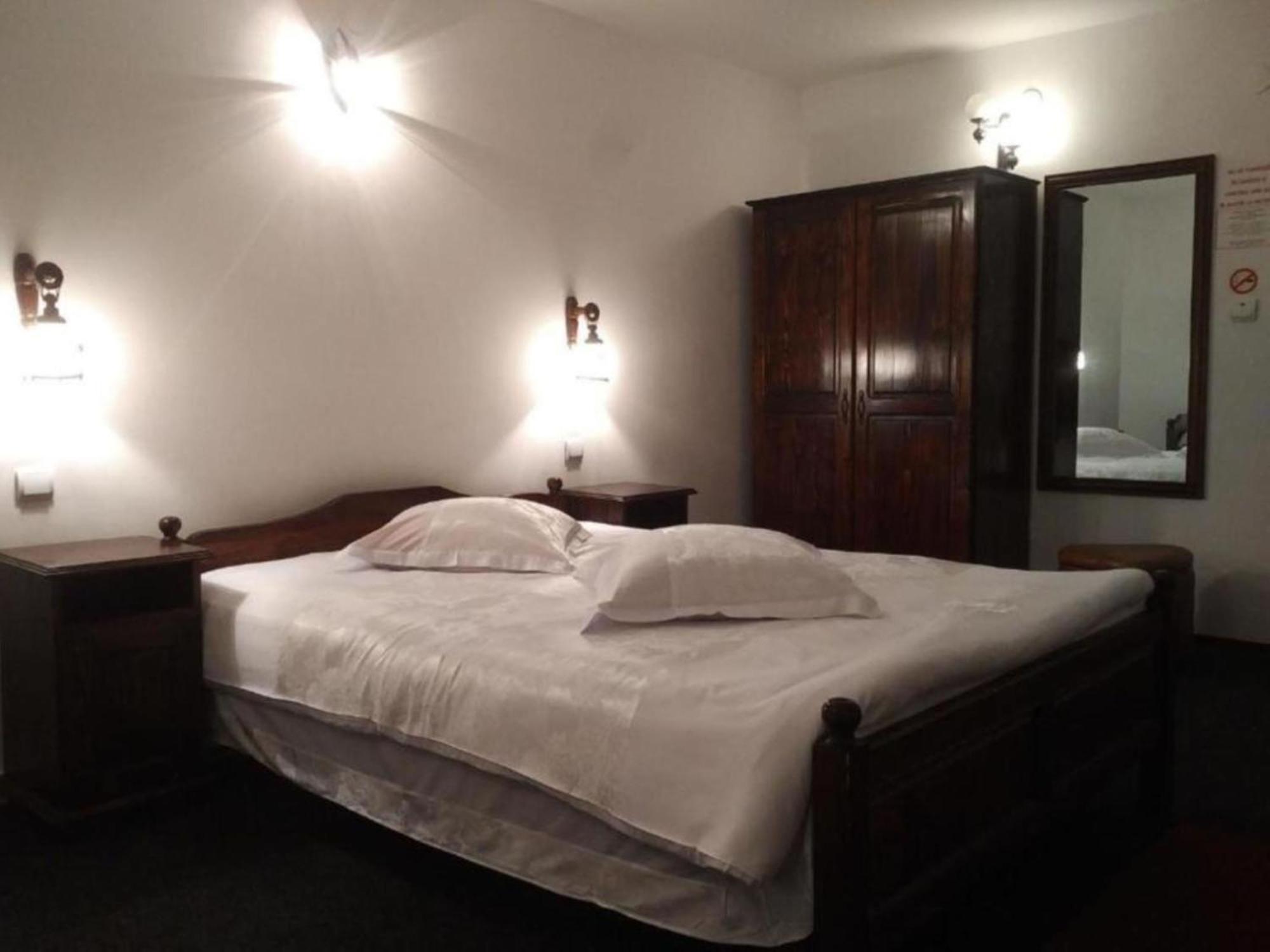 Pensiunea Millenium Sibiu With Parking - Motorcycle Friendly Travel Routes Ngoại thất bức ảnh